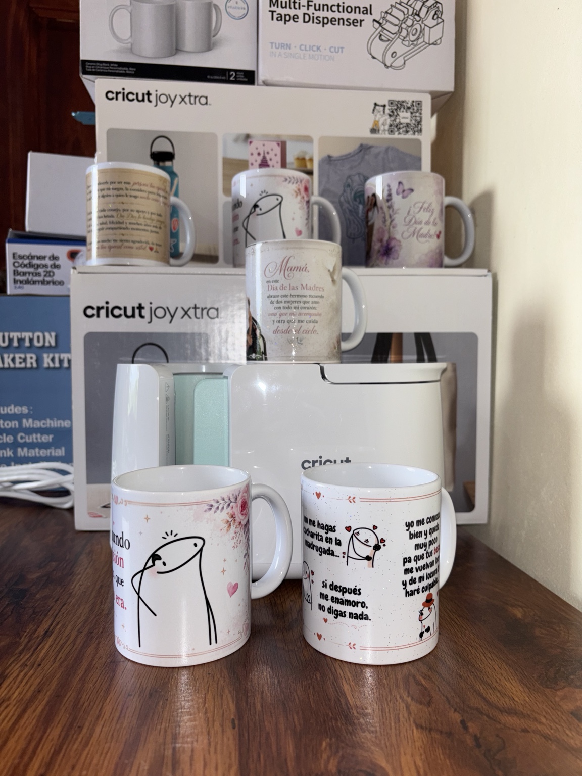 Colección de tazas personalizadas creadas por Nanie Balance